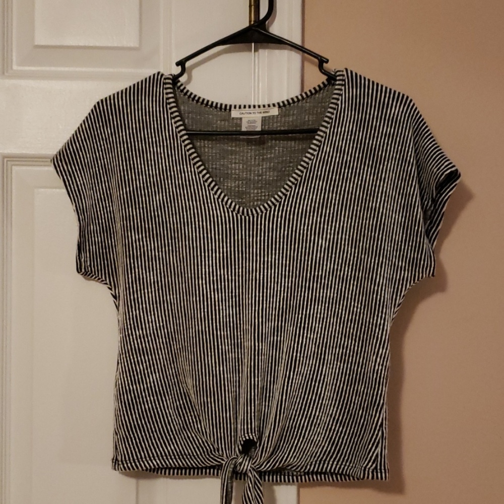 Black and white stripe top